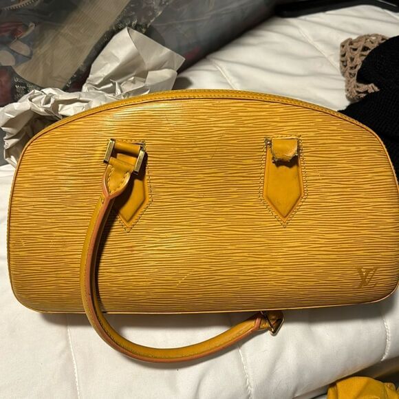 Lv yellow epi handbag - Picture 1 of 3